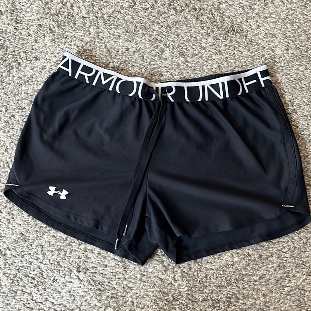 Black under armour shorts size medium